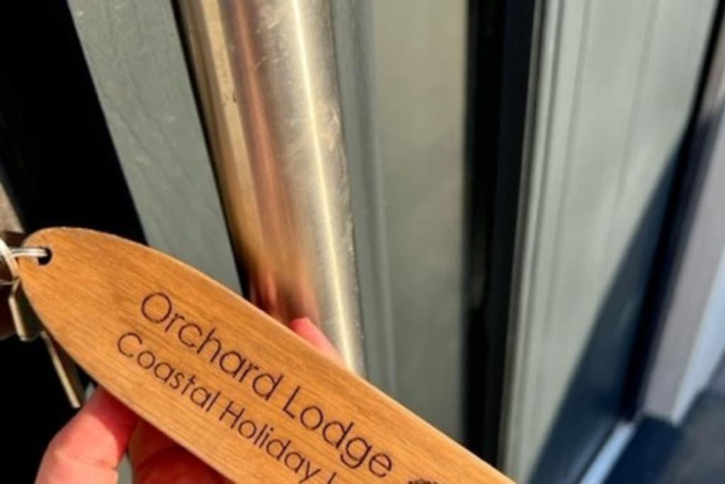 Orchard Lodge -Coastal Retreat, New Build, Village Views, Private Garden And Terrace Saint Brides Major المظهر الخارجي الصورة